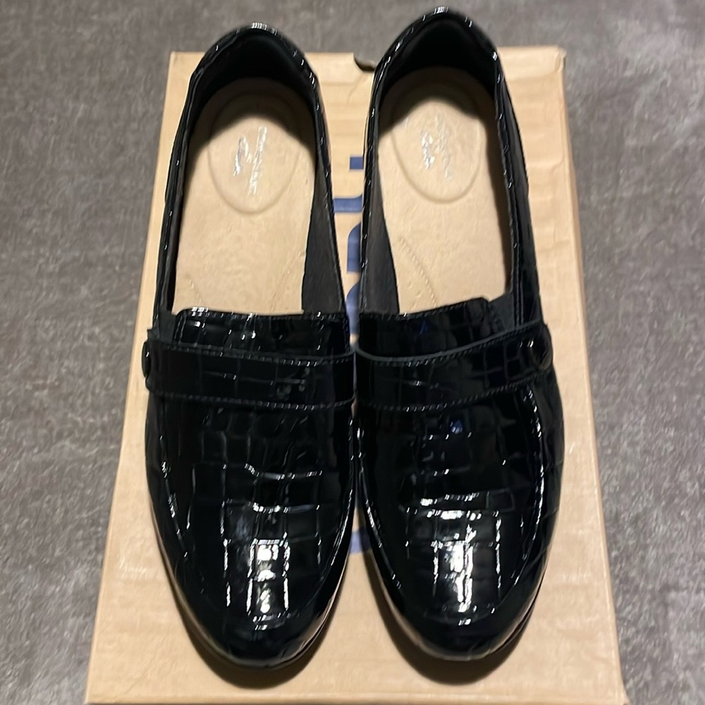 Lightly used worn twice in great condition